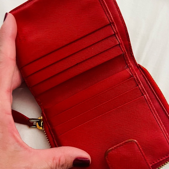 Authentic Prada Wallet * All Offers Welcome - Picture 3 of 5